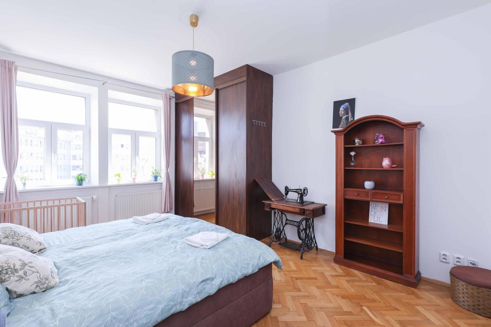 Cozy & Spacious Family Stay Near Train Station Bratislava Esterno foto