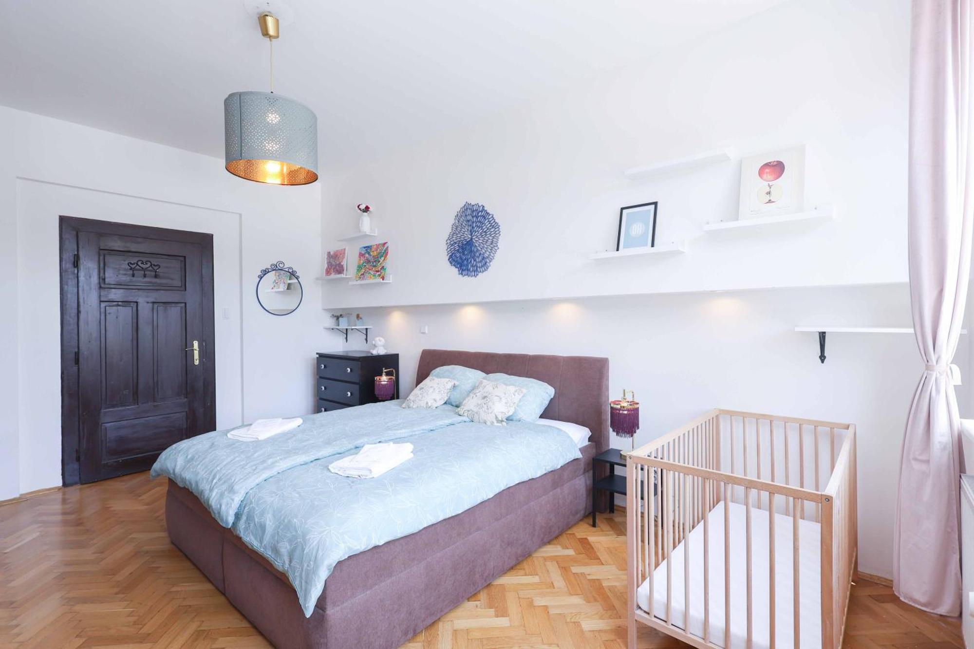 Cozy & Spacious Family Stay Near Train Station Bratislava Esterno foto