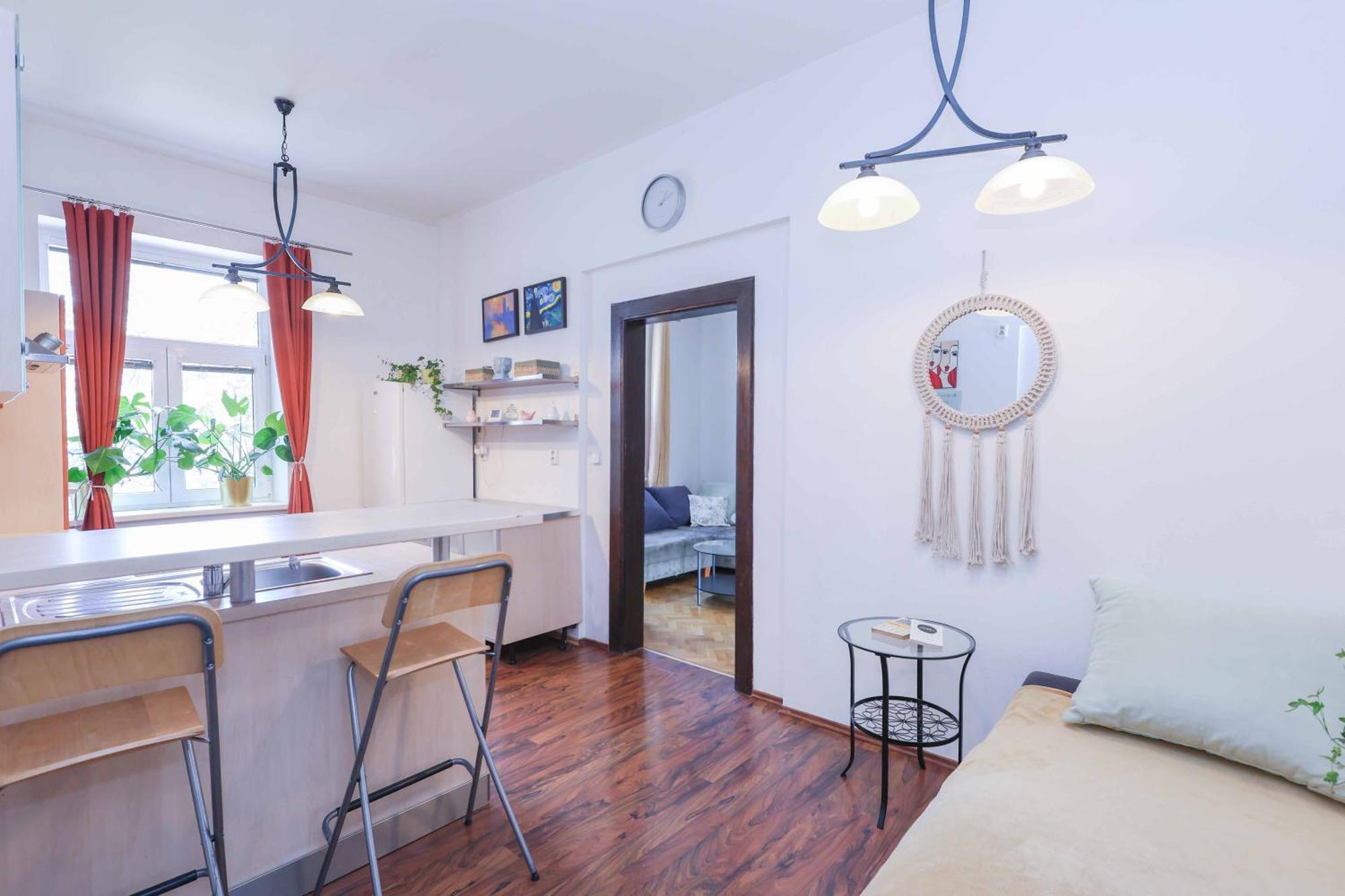 Cozy & Spacious Family Stay Near Train Station Bratislava Esterno foto